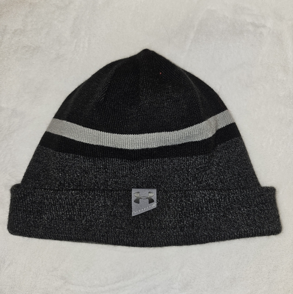 [SOLD] Under Armour Black Beanie